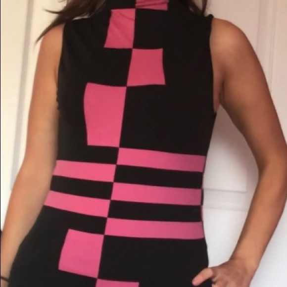 Sleeveless pink black top made in Canada - Picture 3 of 3